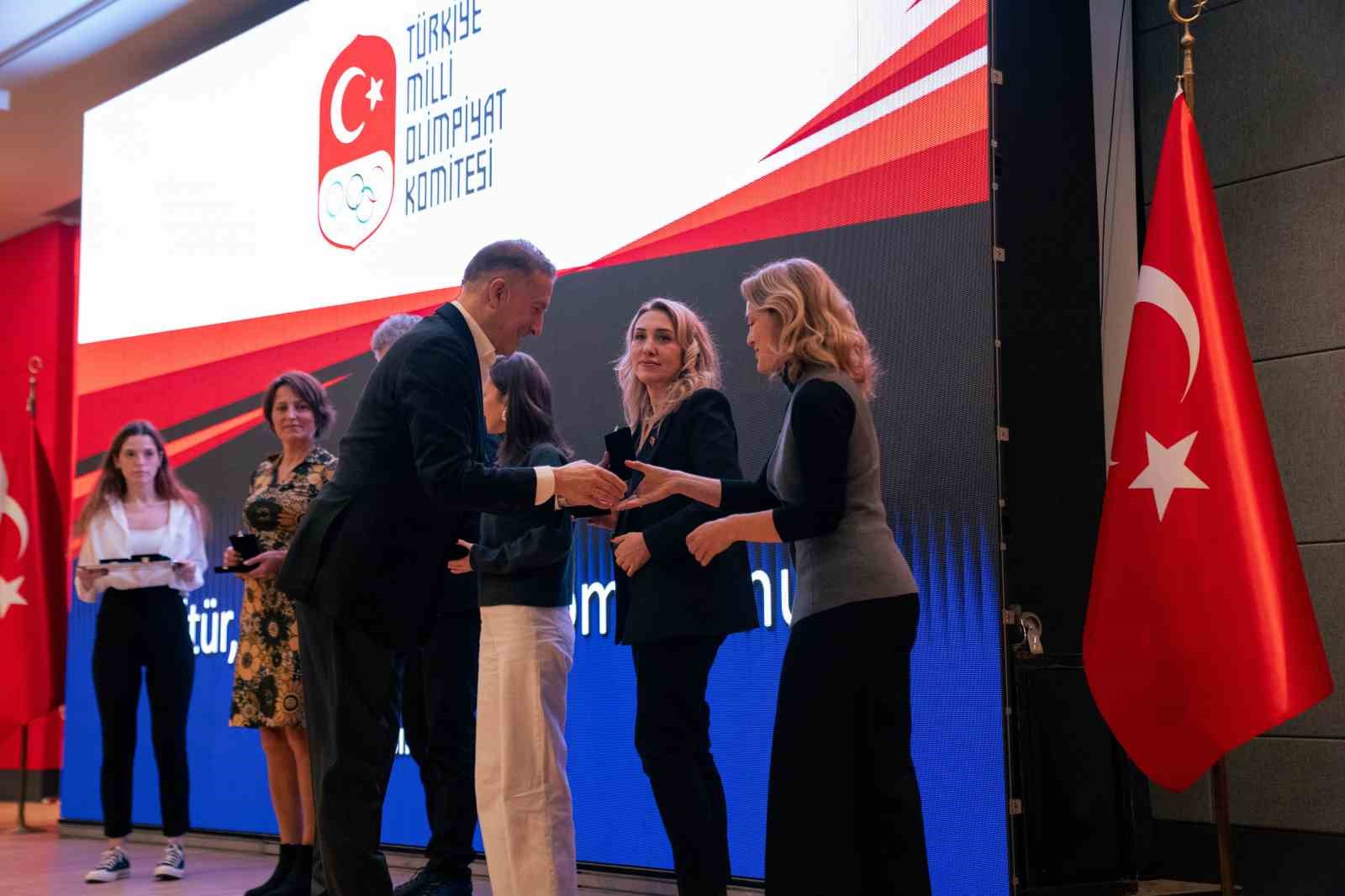 tmok-kultur-sanat-ve-spor-komisyonu-turkiyenin-onde-gelen-sanat-kuruluslariyla-bir-araya-geldi