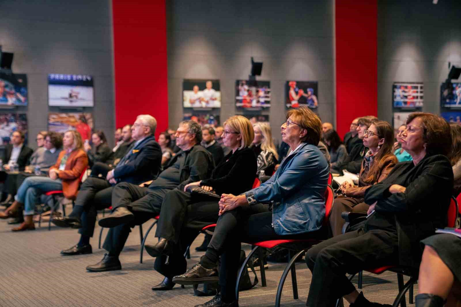 tmok-kultur-sanat-ve-spor-komisyonu-turkiyenin-onde-gelen-sanat-kuruluslariyla-bir-araya-geldi