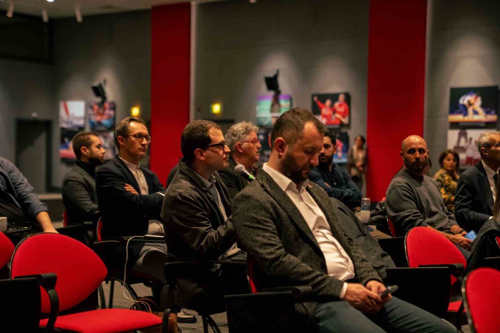 tmok-kultur-sanat-ve-spor-komisyonu-turkiyenin-onde-gelen-sanat-kuruluslariyla-bir-araya-geldi