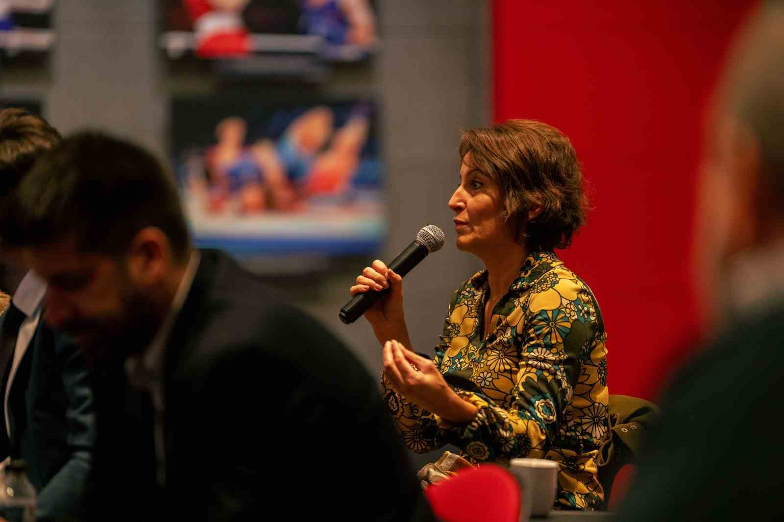 tmok-kultur-sanat-ve-spor-komisyonu-turkiyenin-onde-gelen-sanat-kuruluslariyla-bir-araya-geldi