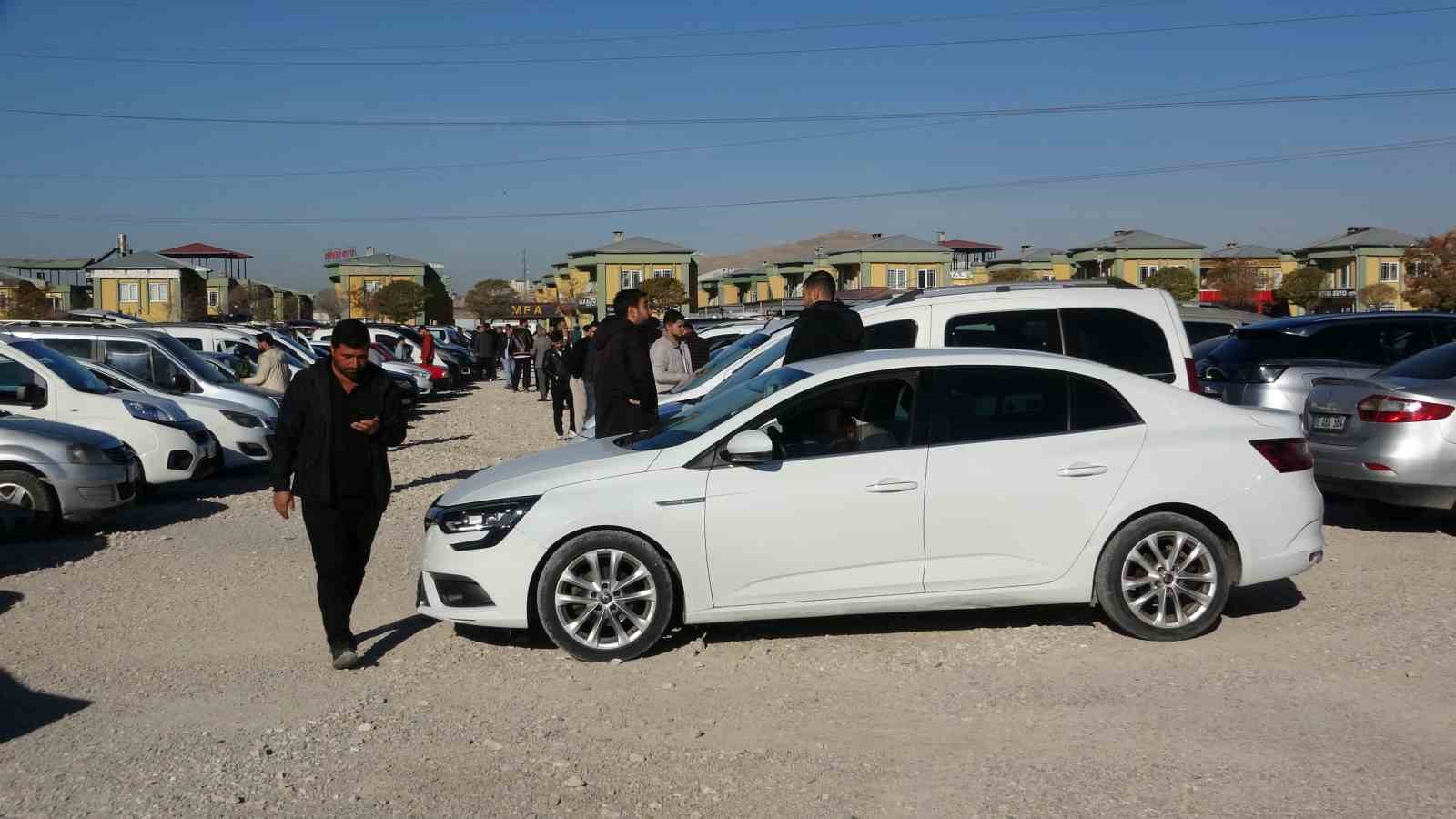 van-acik-oto-pazarinda-fiyatlar-turkiye-ortalamasinin-uzerinde