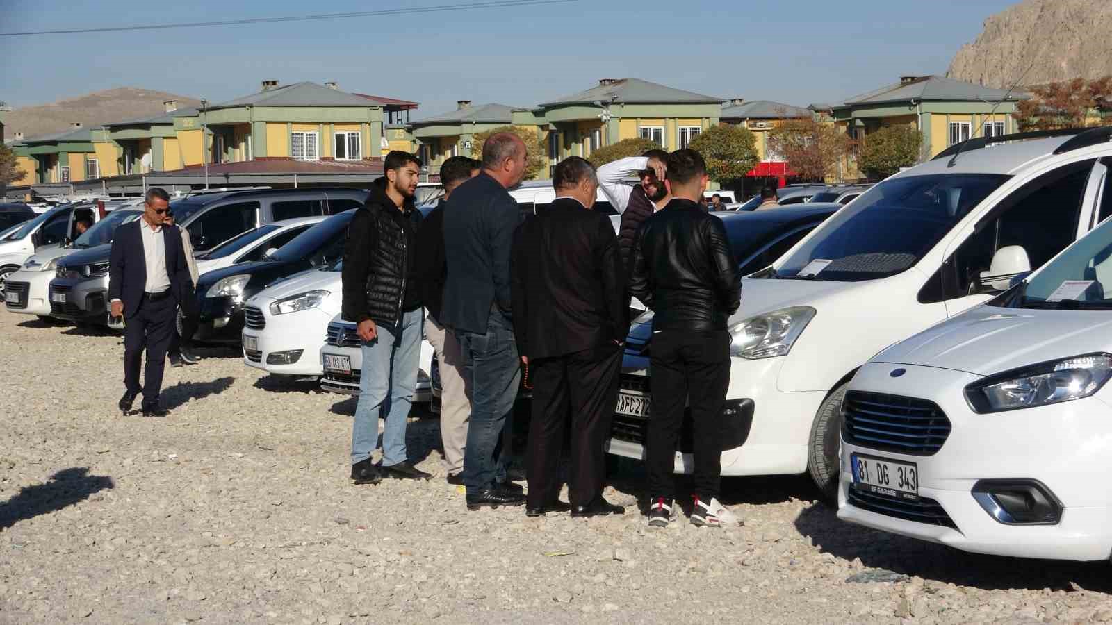 van-acik-oto-pazarinda-fiyatlar-turkiye-ortalamasinin-uzerinde