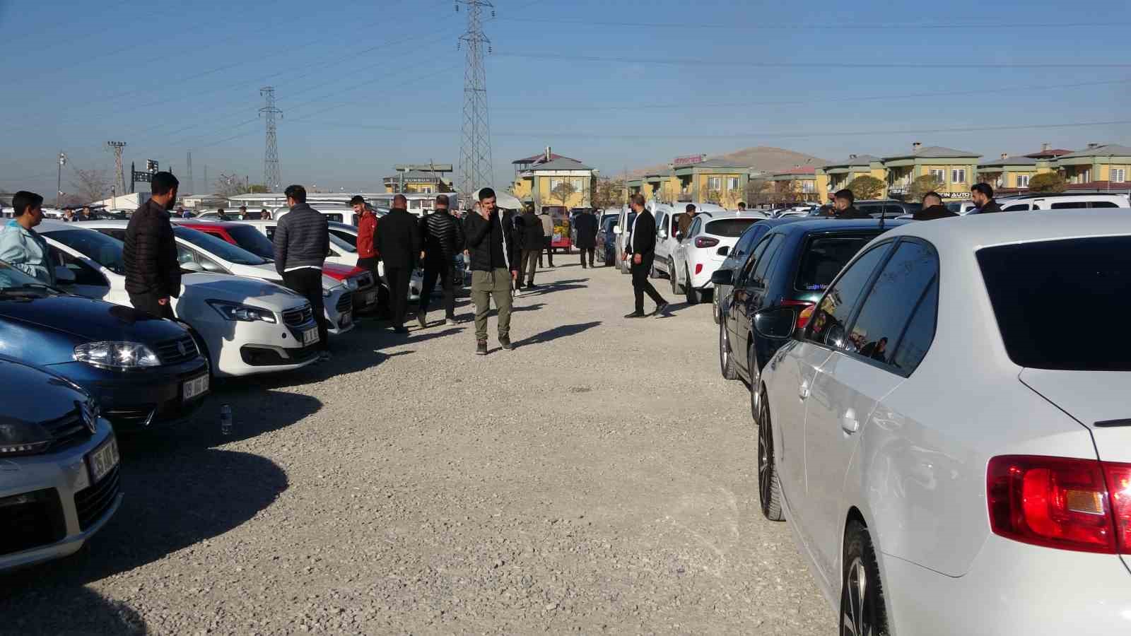 van-acik-oto-pazarinda-fiyatlar-turkiye-ortalamasinin-uzerinde