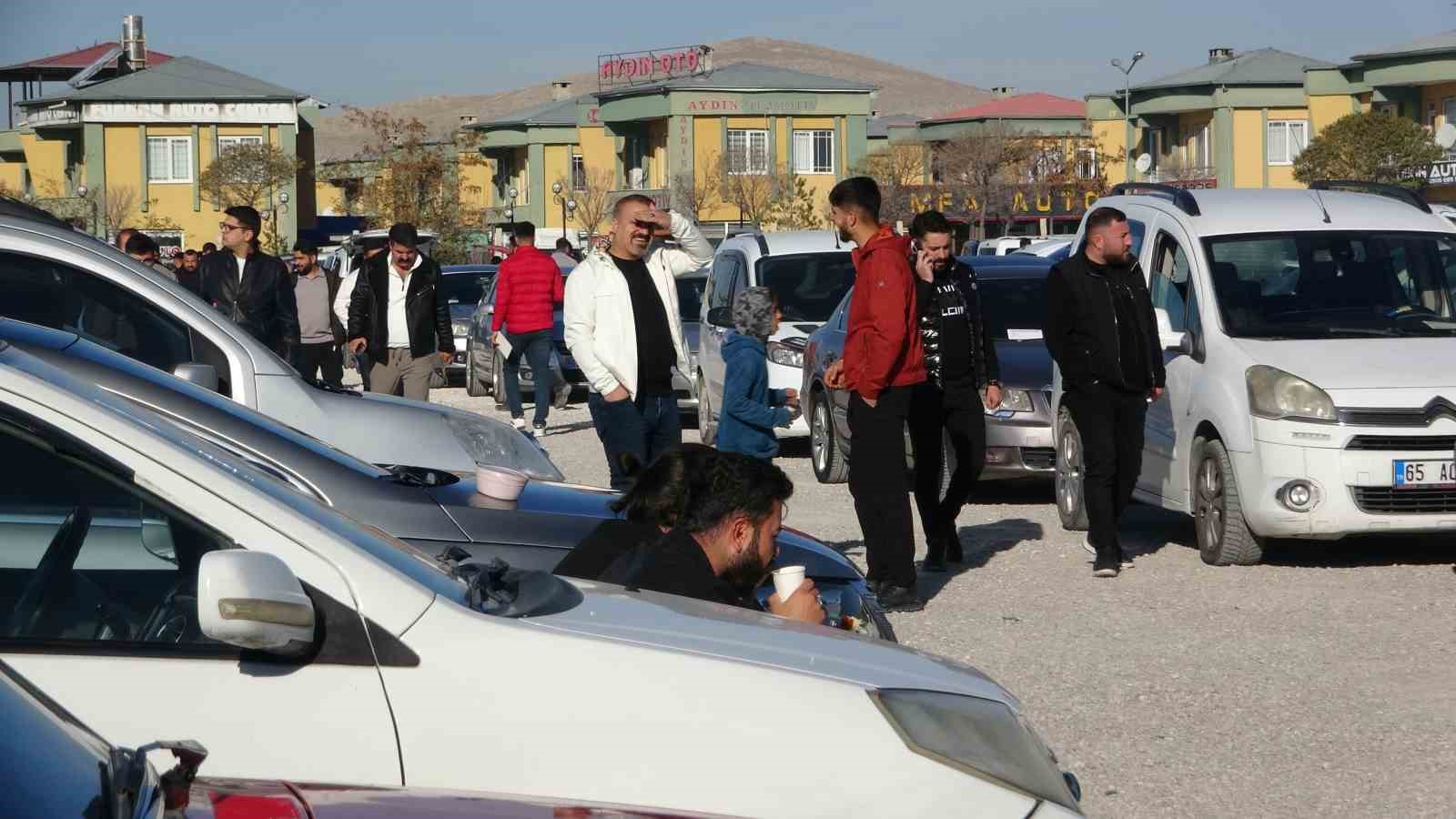 van-acik-oto-pazarinda-fiyatlar-turkiye-ortalamasinin-uzerinde