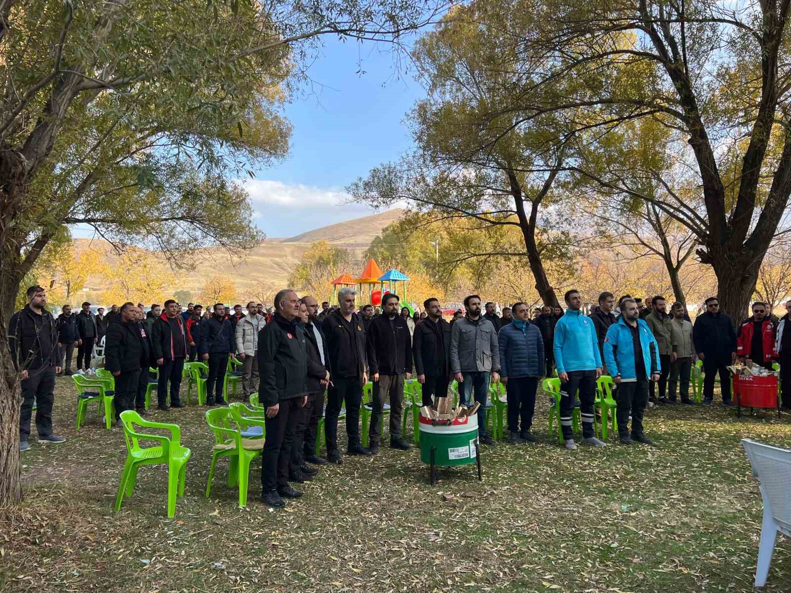 vanda-saglik-yoneticileri-afet-farkindalik-kampinda-bulustu