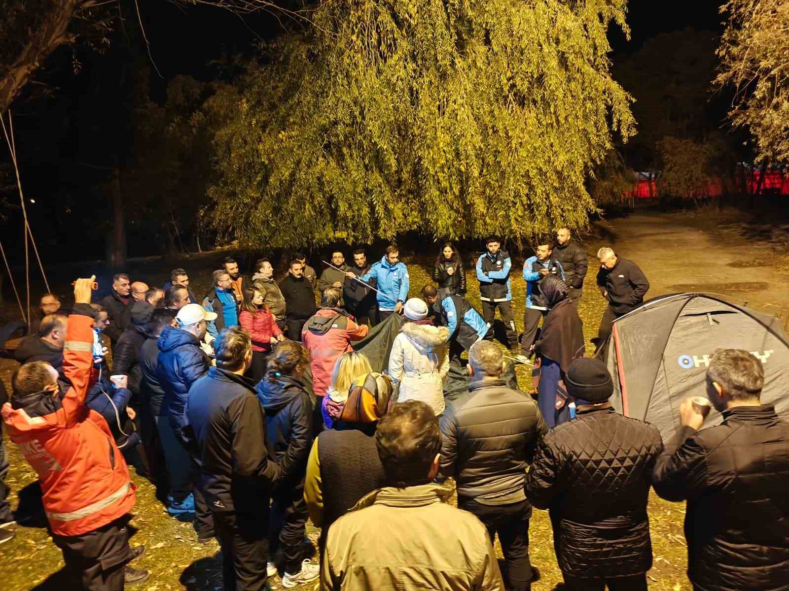 vanda-saglik-yoneticileri-afet-farkindalik-kampinda-bulustu