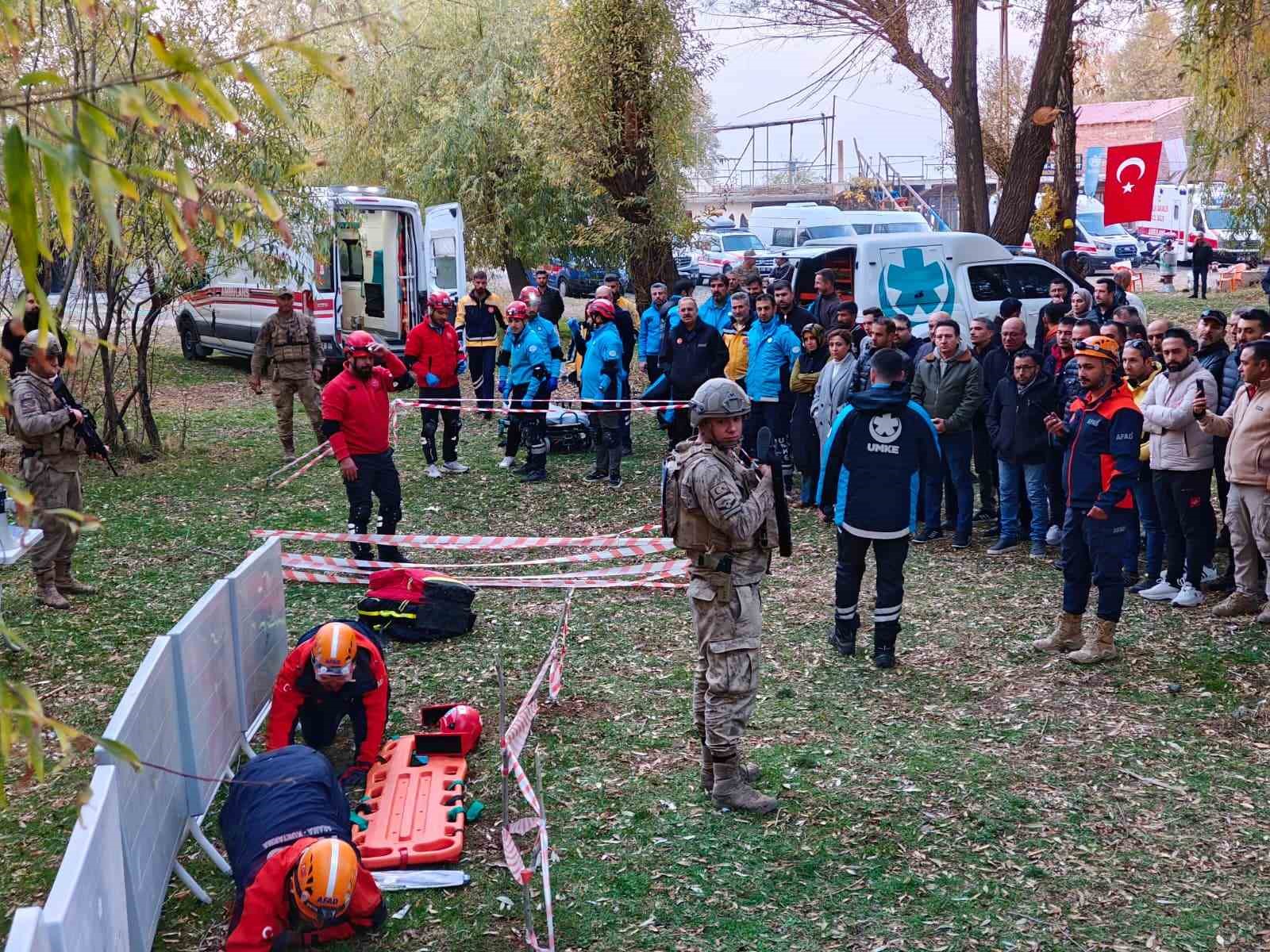 vanda-saglik-yoneticileri-afet-farkindalik-kampinda-bulustu