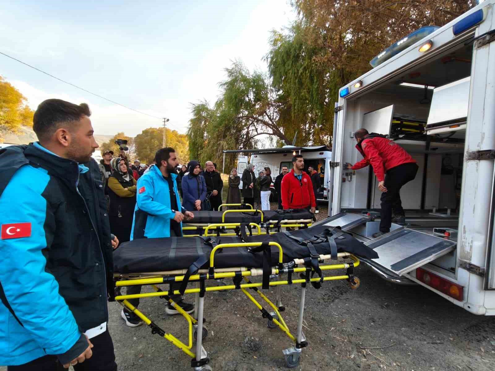 vanda-saglik-yoneticileri-afet-farkindalik-kampinda-bulustu