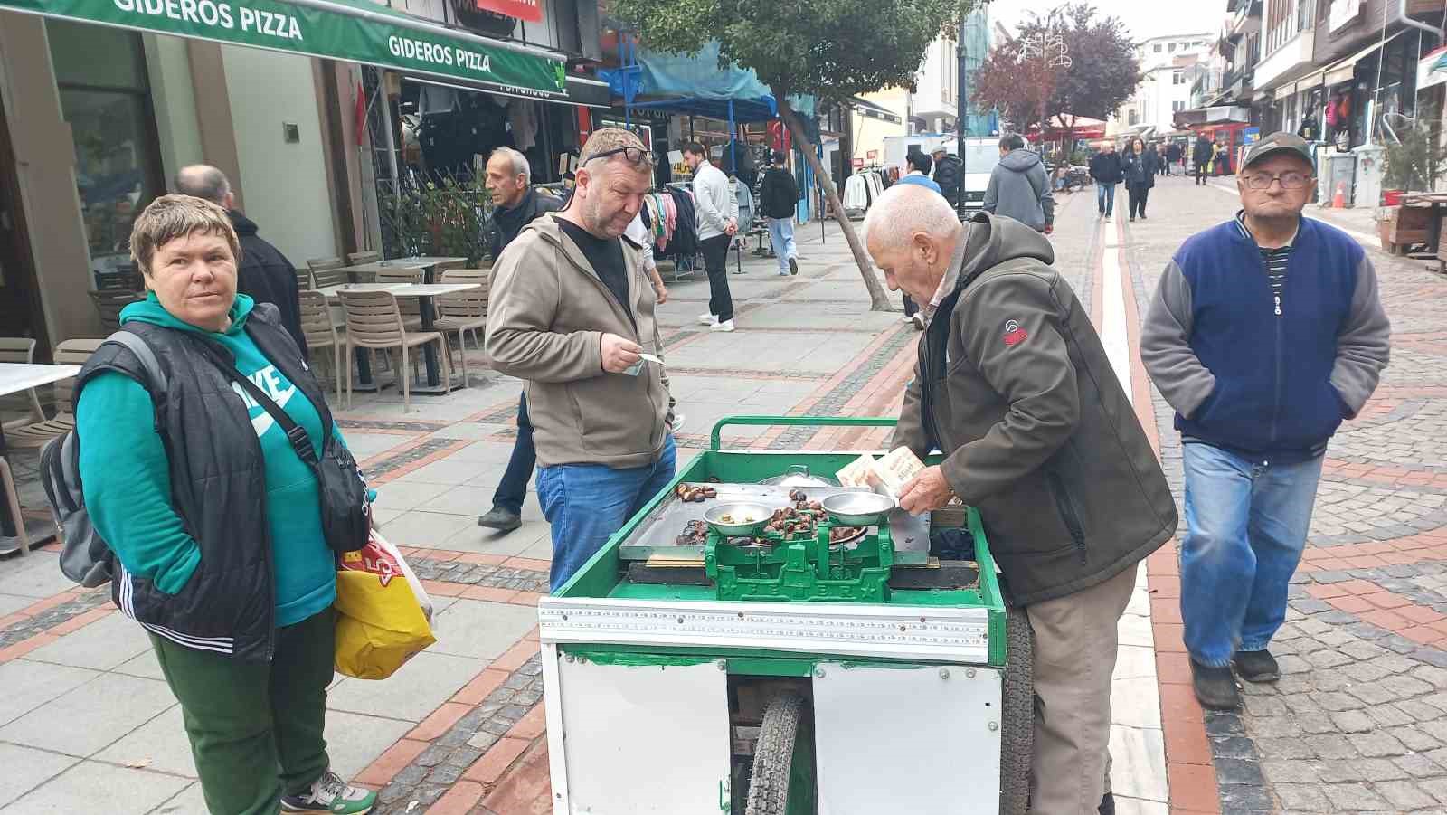 yarim-asirlik-emegin-hikayesi-ustasindan-ogrendi-omrune-meslek-oldu