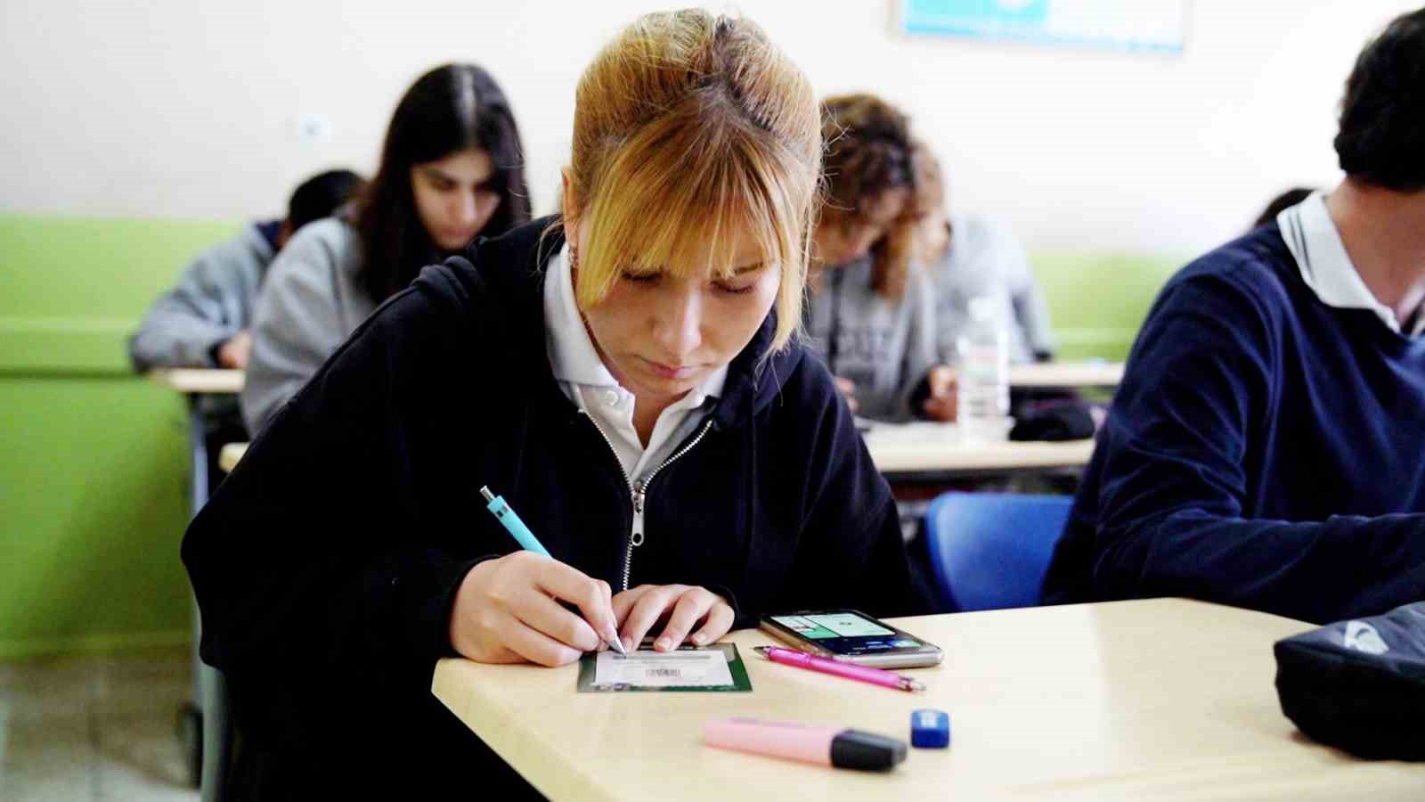 aliaga-belediyesinden-universiteye-hazirlanan-genclere-buyuk-destek