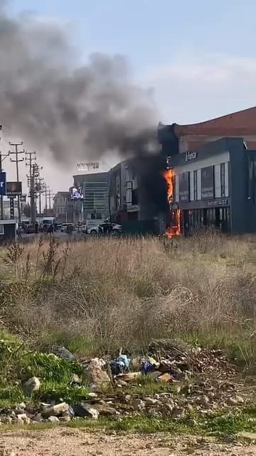 bursada-elektrik-panosundan-cikan-yangin-isyerine-sicradi