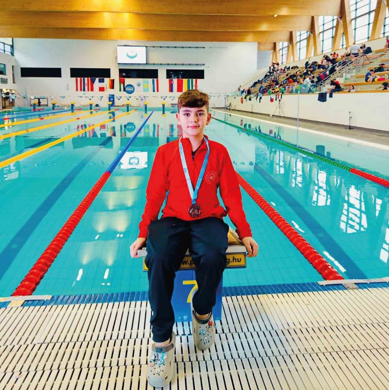 elazig-paletli-yuzme-yarislarinda-dunya-3su-oldu