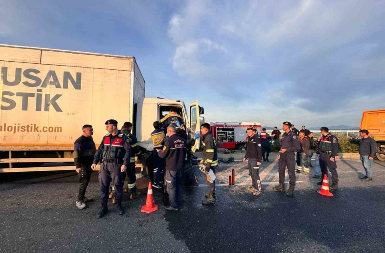 kamyonette-sikisan-iki-kisi-kurtarildi