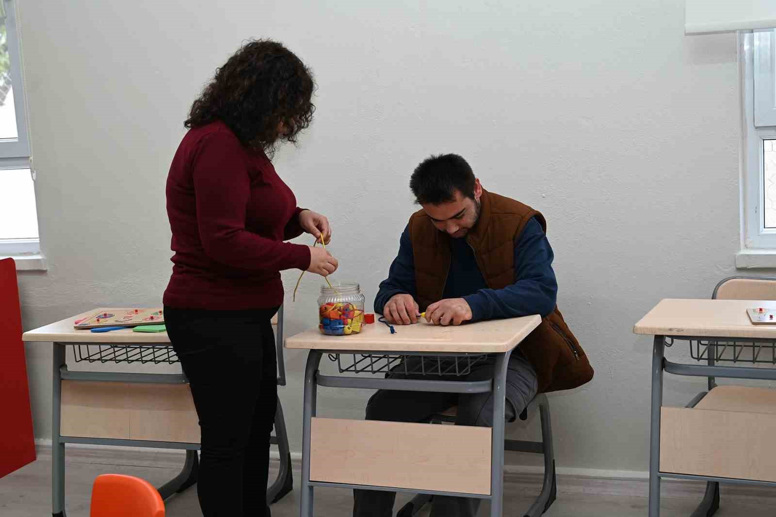 kemerde-mola-evi-engelli-bireylere-hizmet-vermeye-basladi