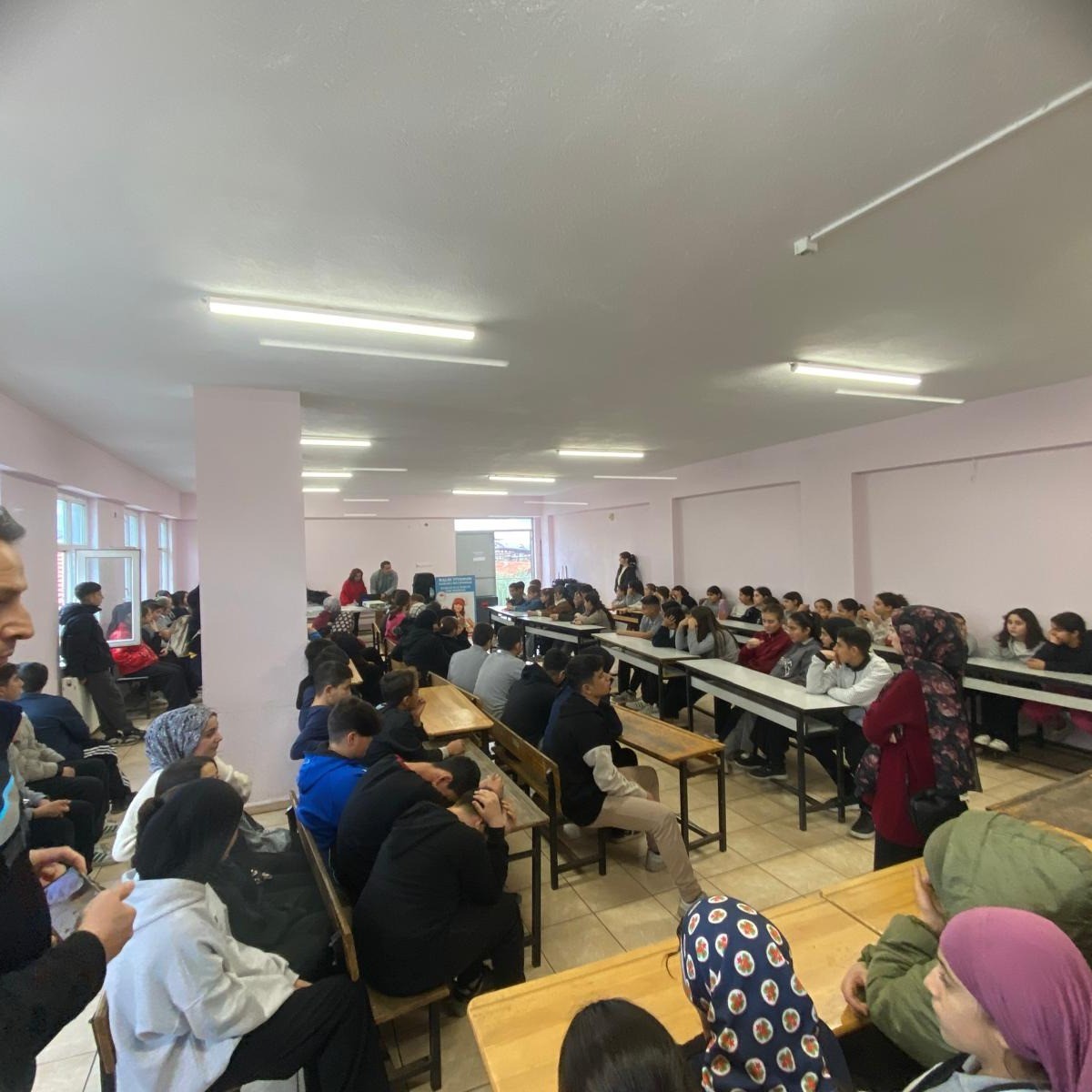 ogrencilere-balik-ve-deniz-urunleri-tanitildi