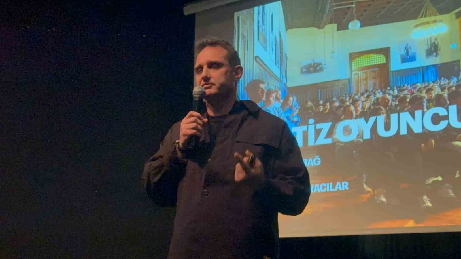 otizmli-bireylerin-sahne-performansi-ayakta-alkislandi