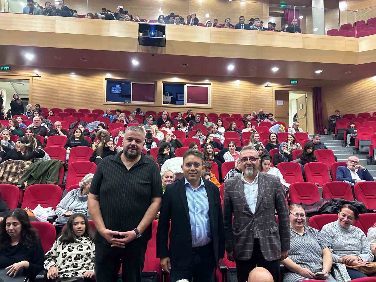 otizmli-bireylerin-sahne-performansi-ayakta-alkislandi