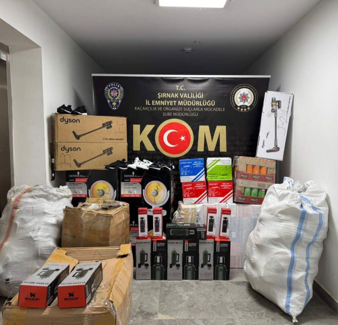 sirnakta-jandarma-10-milyon-liralik-kacak-malzeme-ele-gecirdi