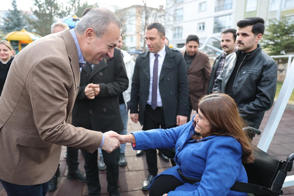 sivas-belediyesi-engelleri-kaldiran-hizmetlerin-acilisini-yapti