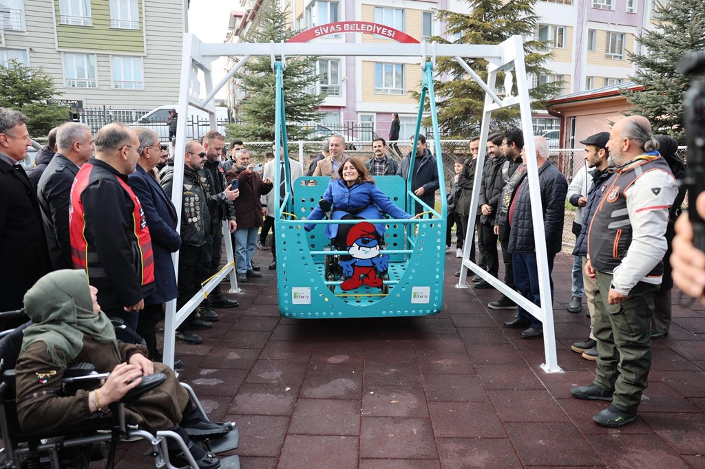 sivas-belediyesi-engelleri-kaldiran-hizmetlerin-acilisini-yapti