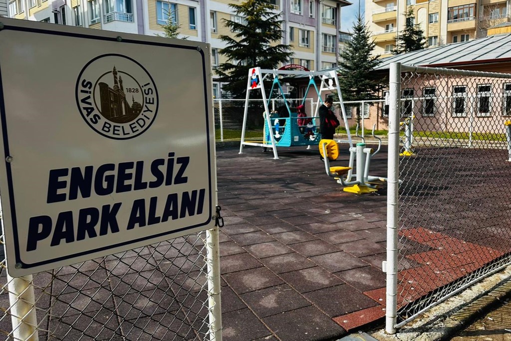 sivas-belediyesi-engelleri-kaldiran-hizmetlerin-acilisini-yapti