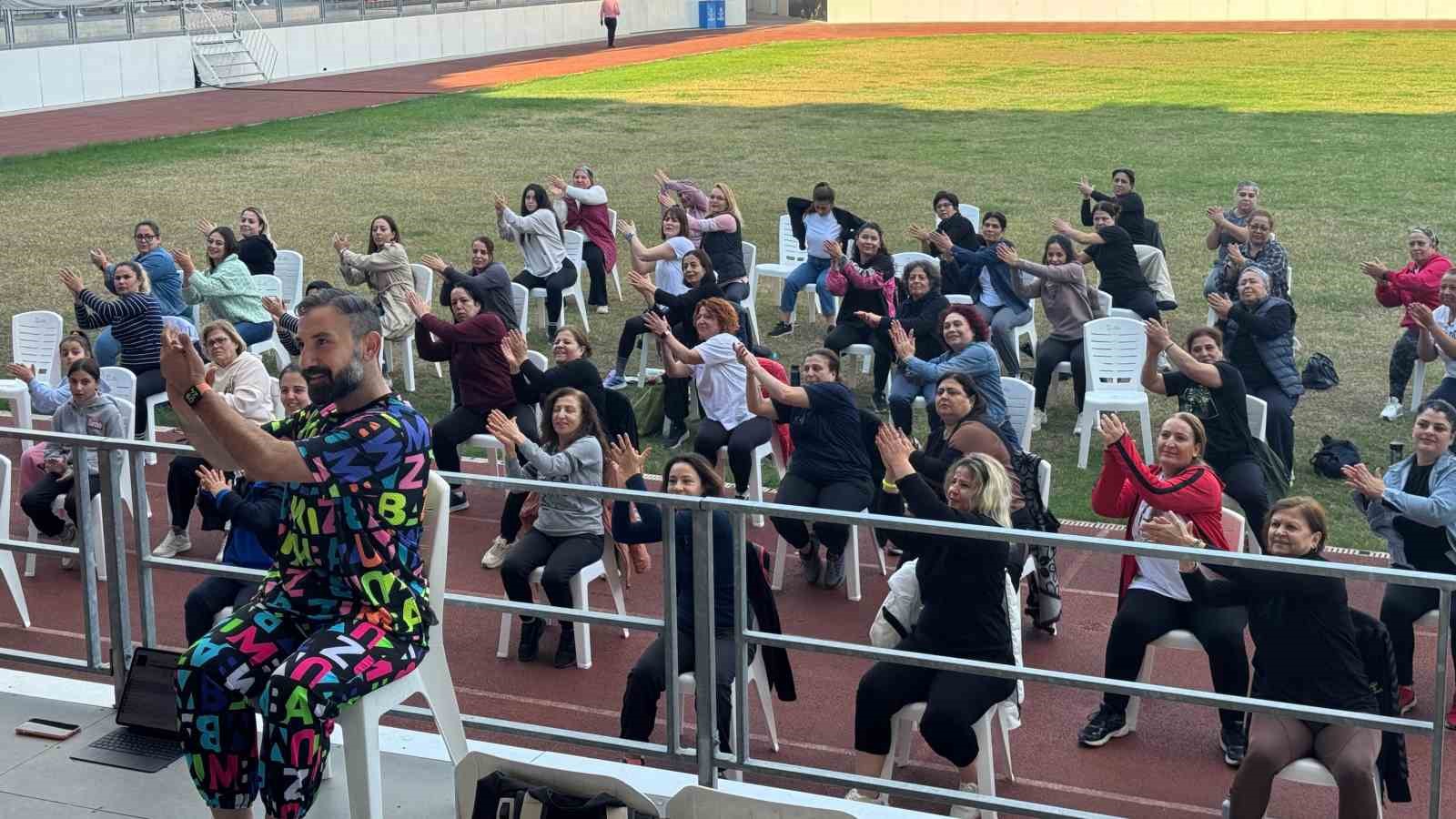 tarsusta-dunya-engelliler-gunu-icin-engelsiz-zumba-etkinligi-duzenlendi