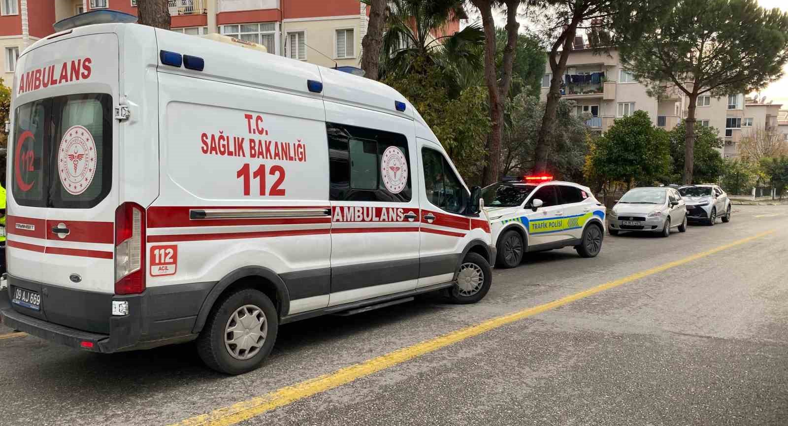 yaya-gecidinden-gecmeye-calisti-otomobil-carpti-1-yarali