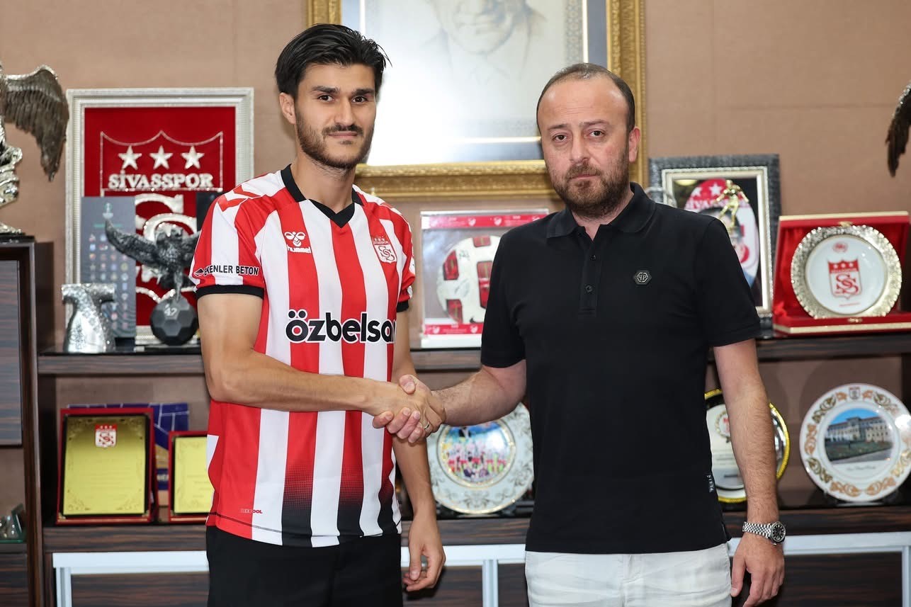 sivasspor-yusuf-cihat-celiki-kadrosuna-katti