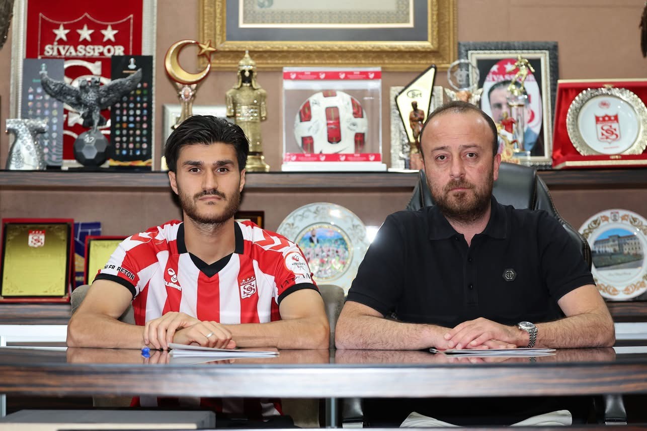 sivasspor-yusuf-cihat-celiki-kadrosuna-katti