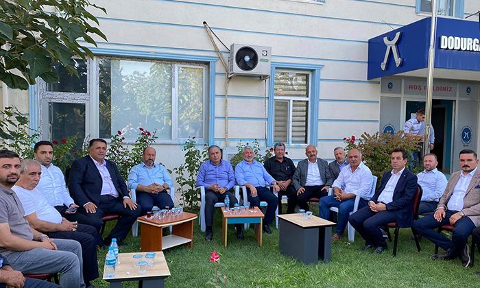 AK Partililerden Başkan Aydın’a Taziye Ziyareti