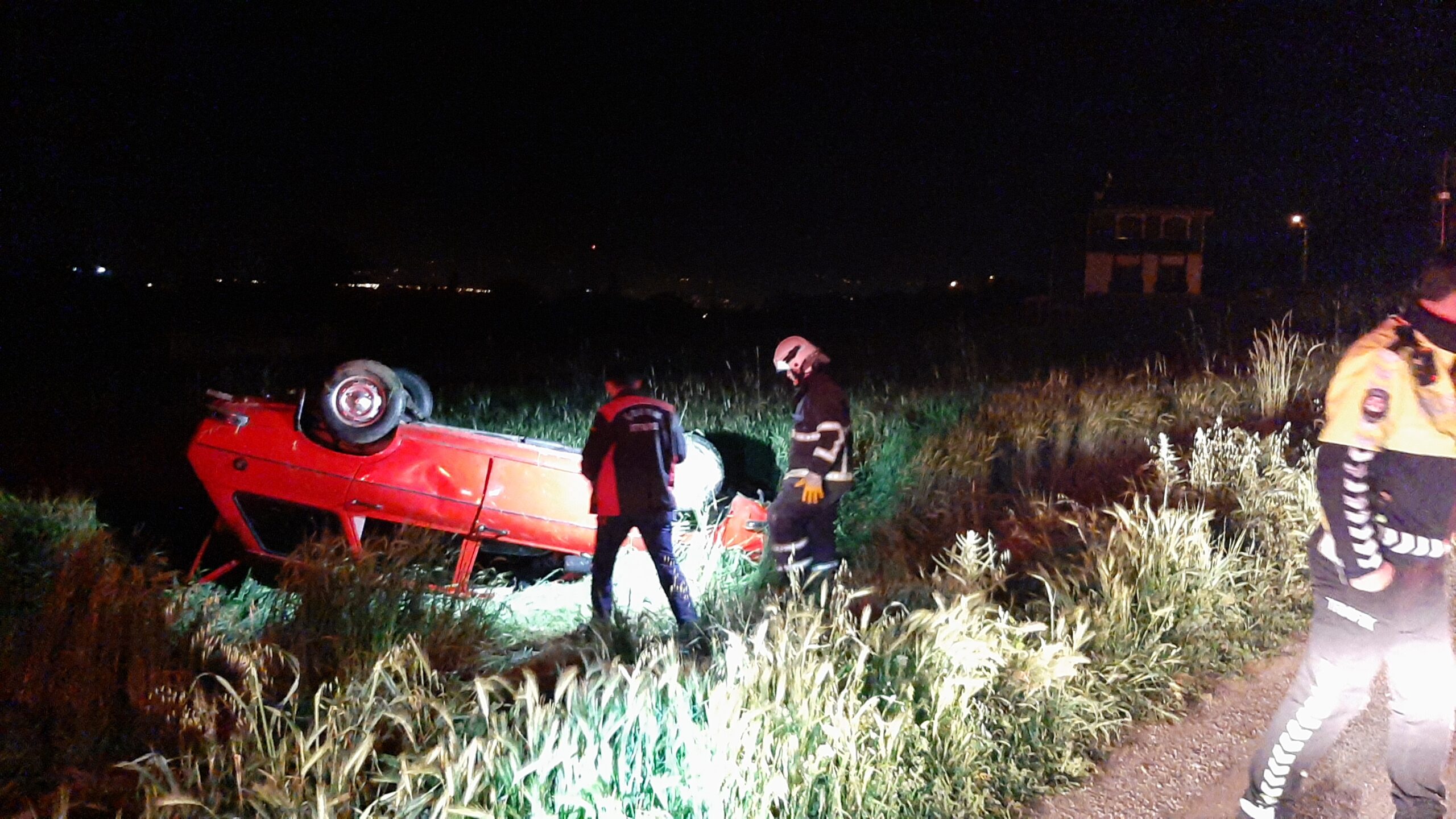 Kaza Yapan Otomobilin Sürücüsü Kaza Yerinden Kaçtı