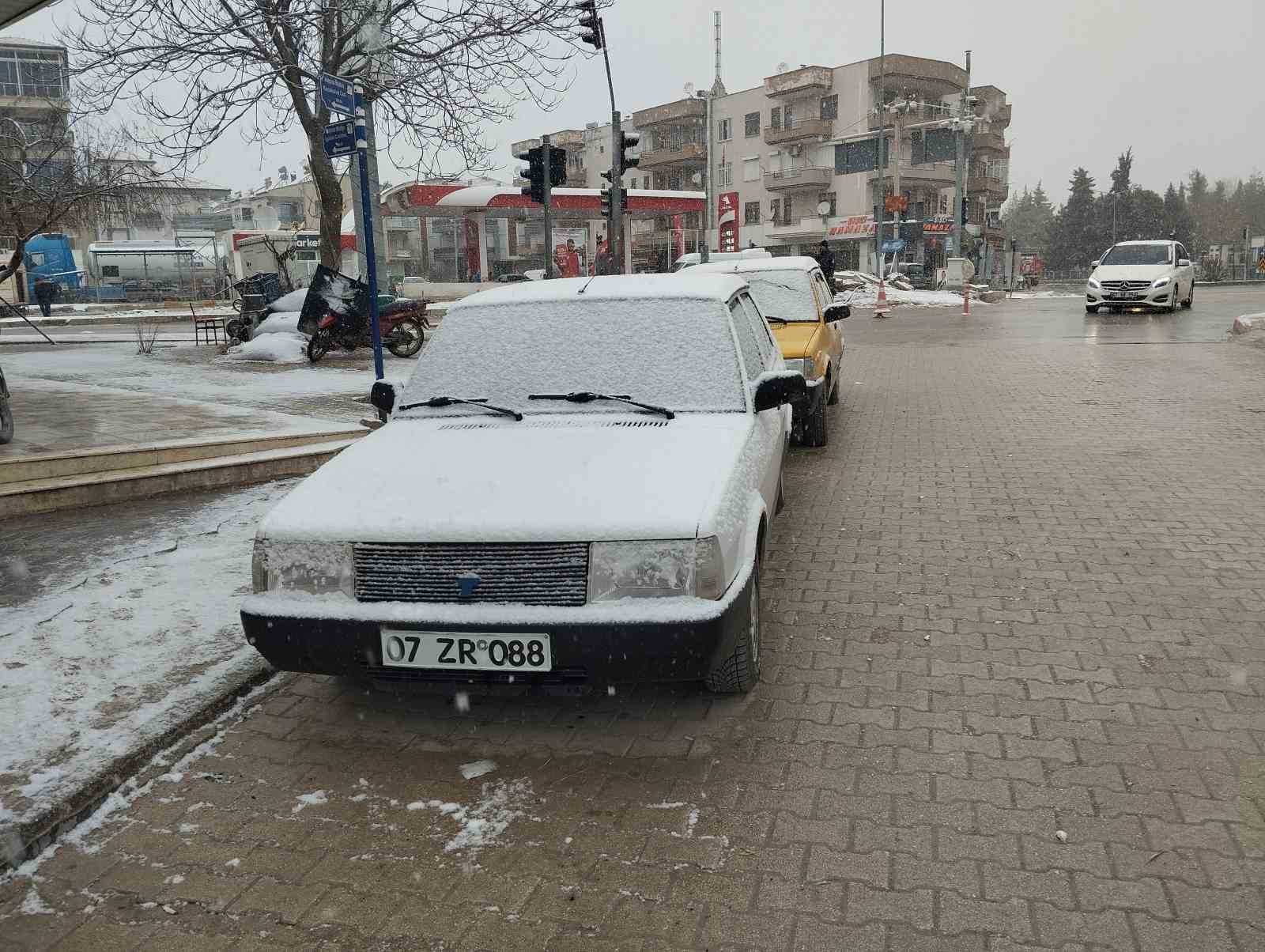 Antalyanin Korkuteli Ilcesinde Kar Yagisi Basladi 0 9P8Ta6C8