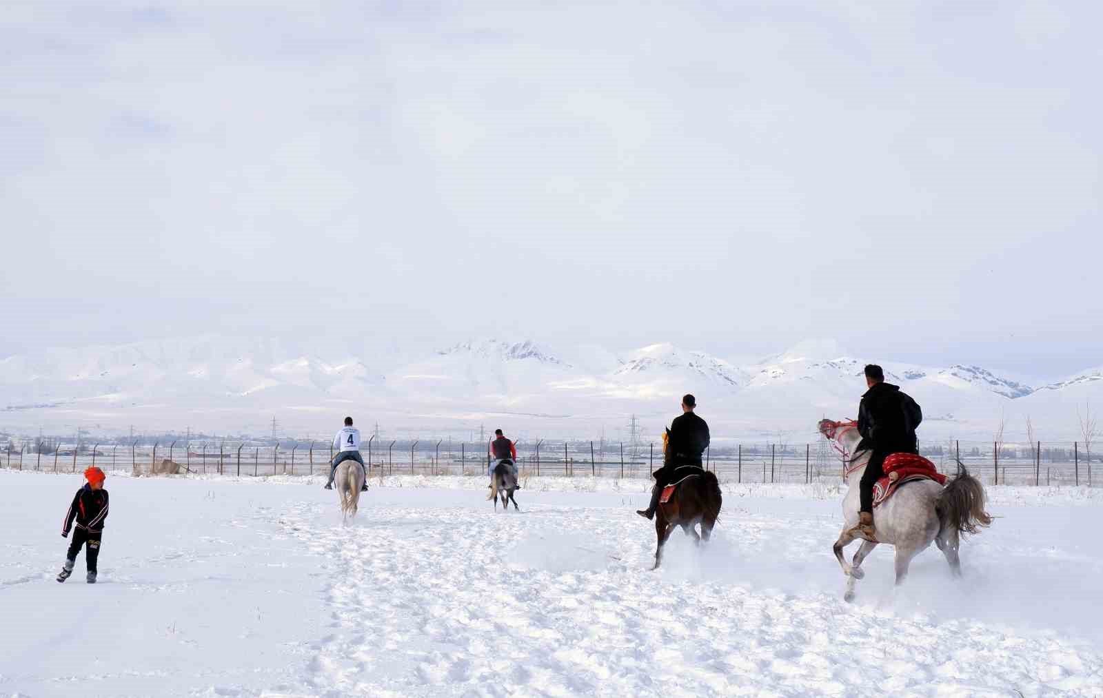 Erzurumda Kar Uzerinde Cirit Keyfi 1 Hqpvbbxr