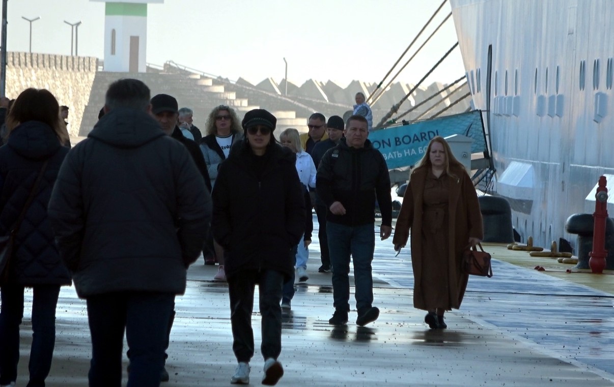 Rus Turistleri Tasiyan Dev Gemi Donemin Son Seferini Gerceklestirdi 1 P8Rtsa2G