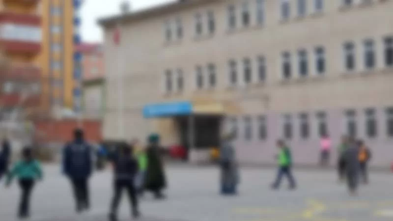 Çorum’da Kürek ile Öğretmene Saldıran Veliyi Protesto Ettiler
